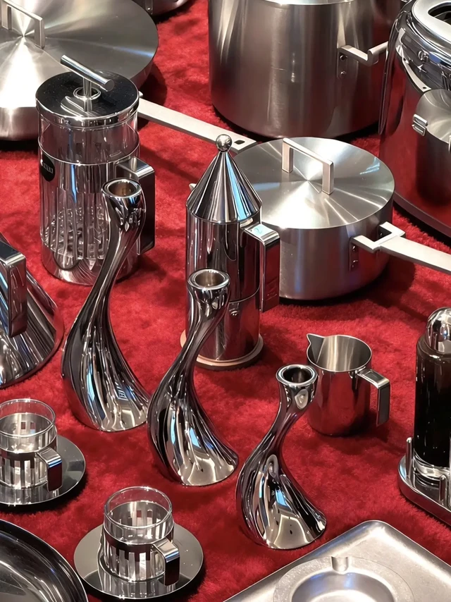 太会买系列❤️居家好物分享 (上篇)不是广告，不是冲动消费
是我经过多年深思熟虑买回来的好东西
毫无保留分享给大家~ 收藏起来慢慢看~❤️
•
P2~P4 Alessi 摩卡壶、奶壶、烧水壶、手压壶
