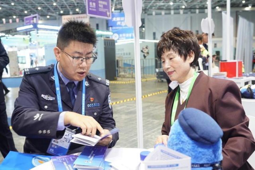 直播间千元“卡地亚”竟是合金!5万件假梵克雅宝,成本仅几十元