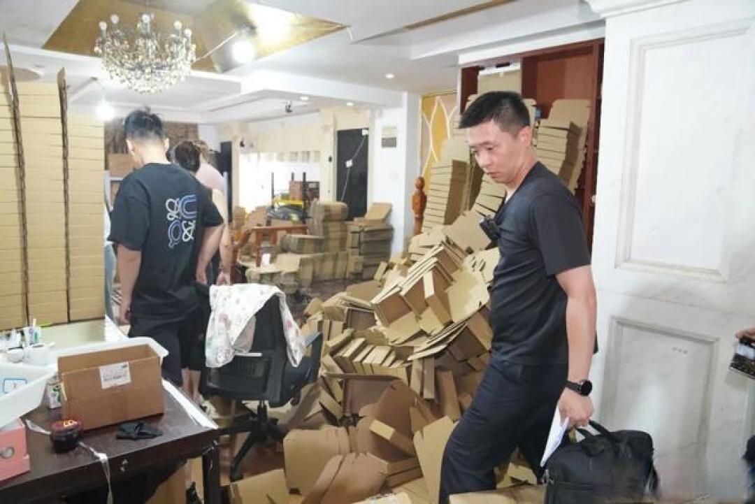 直播间千元“卡地亚”竟是合金！5万件假梵克雅宝，成本仅几十元