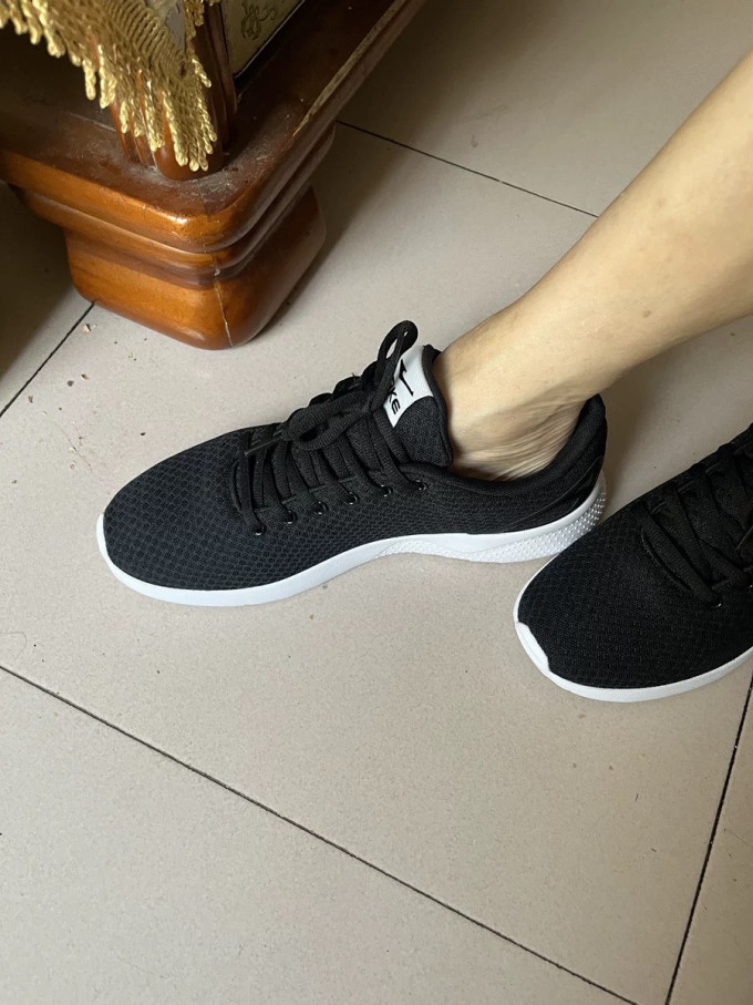 鸿星尔克休闲运动鞋