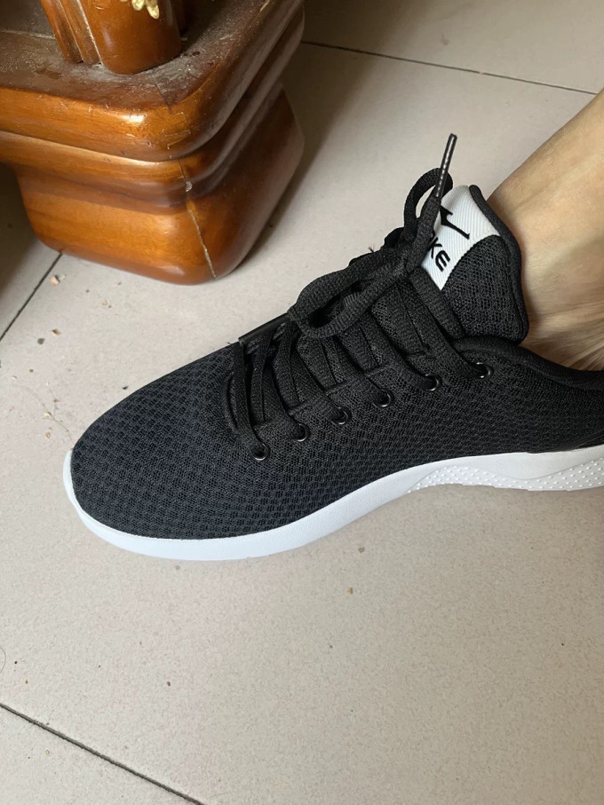 鸿星尔克休闲运动鞋