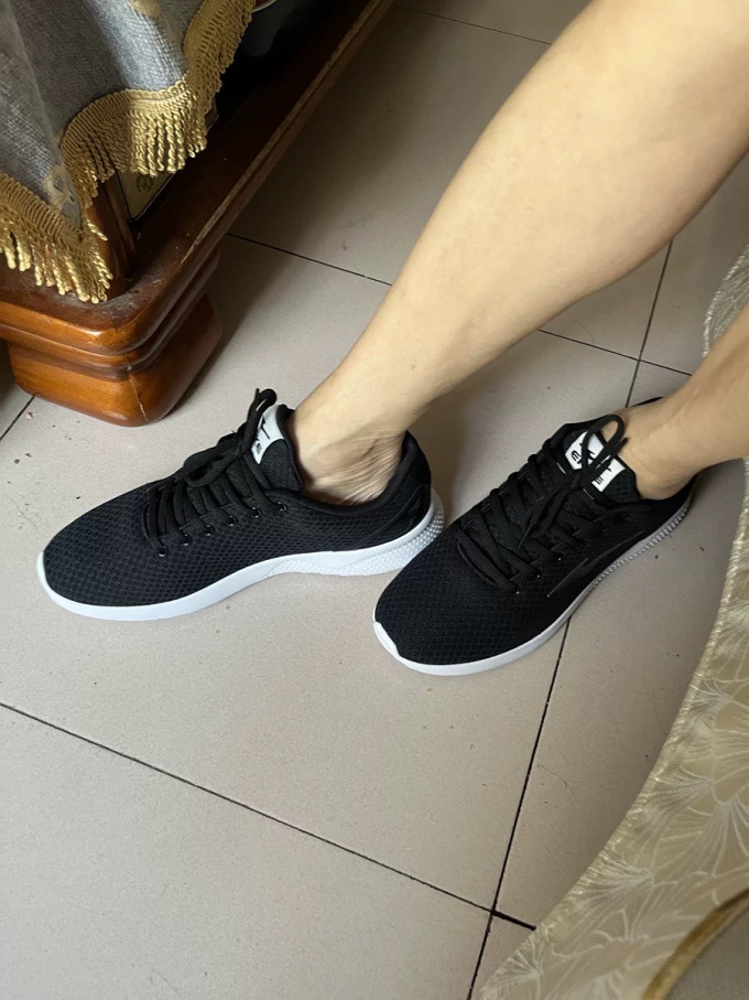 鸿星尔克休闲运动鞋