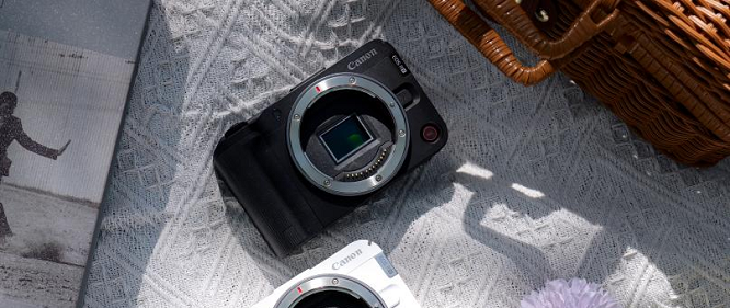 2025年微单怎么选？这台佳能R50V，可能是Vlog创作者的标准答案