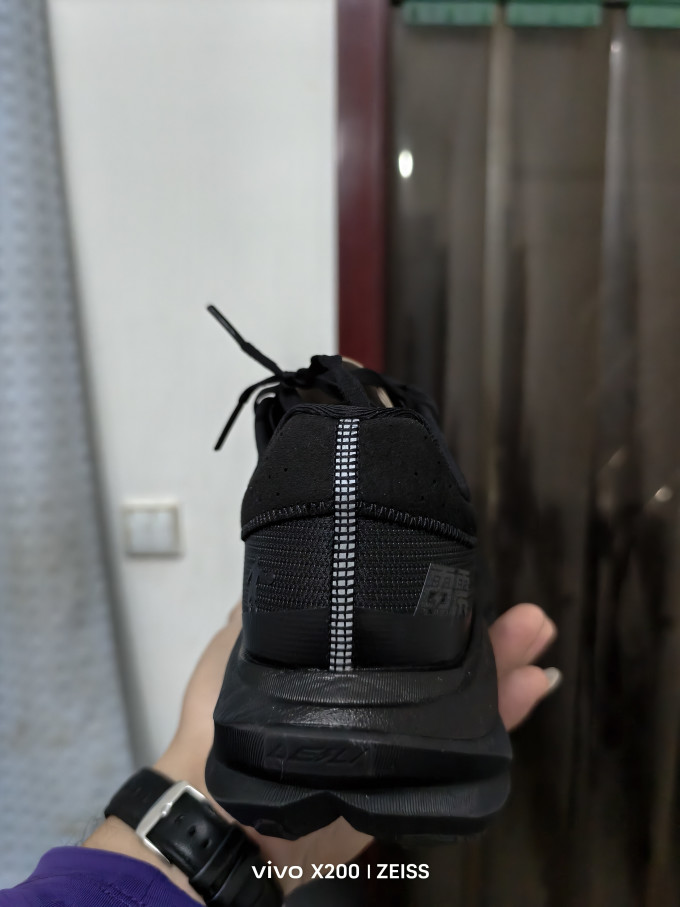 乔丹跑鞋