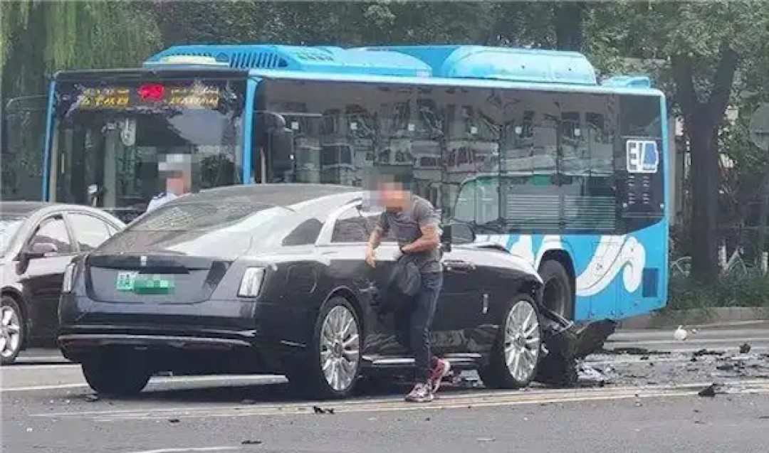 智能辅助驾驶超越人类?事故争议引技术边界热议