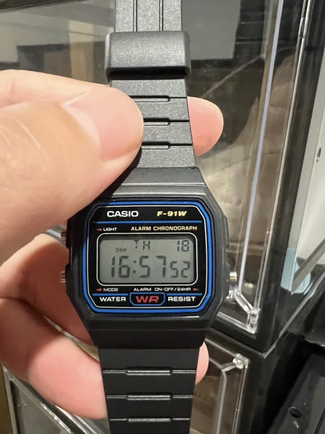 百元传奇，跨越三十年的时间寓言：卡西欧F-91W-1D的生存哲学