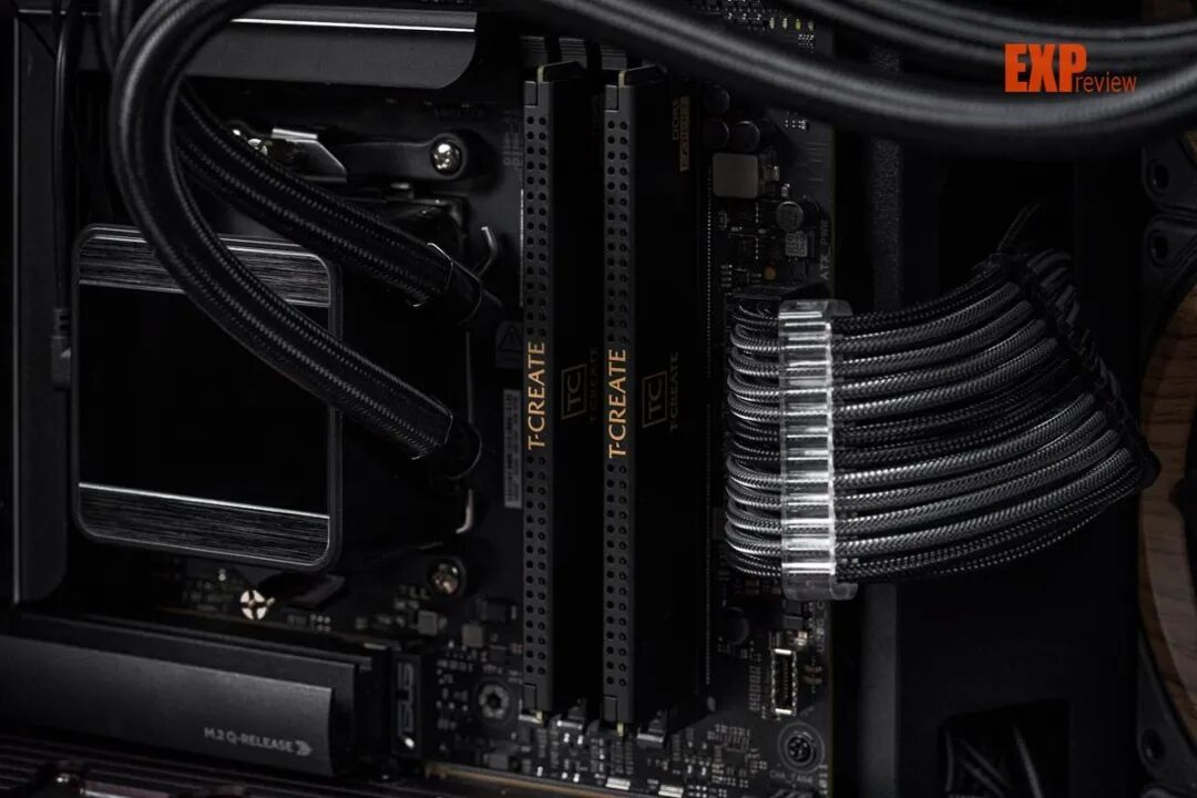 十铨EXPERT引领者DDR5 128GB套装评测:满足创作者对大容量内存的渴求