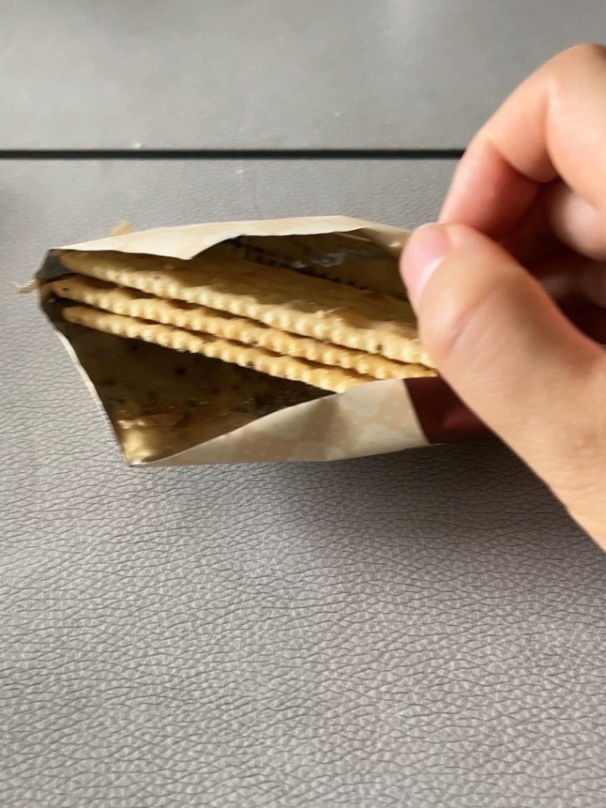 良品铺子饼干糕点