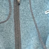 羽绒服：冬季保暖与便携之选