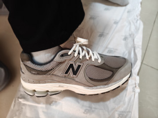 NB 2002R，颜值在线但做工堪忧？