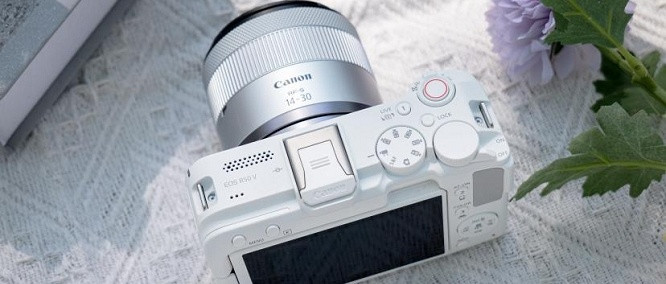 2025年Vlog相机推荐｜佳能R50V：轻巧高颜值的视频创作利器