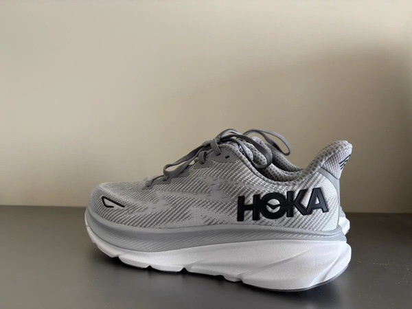 双11跑鞋终极解决方案—— HOKA克利夫顿9的三大必抢理由。