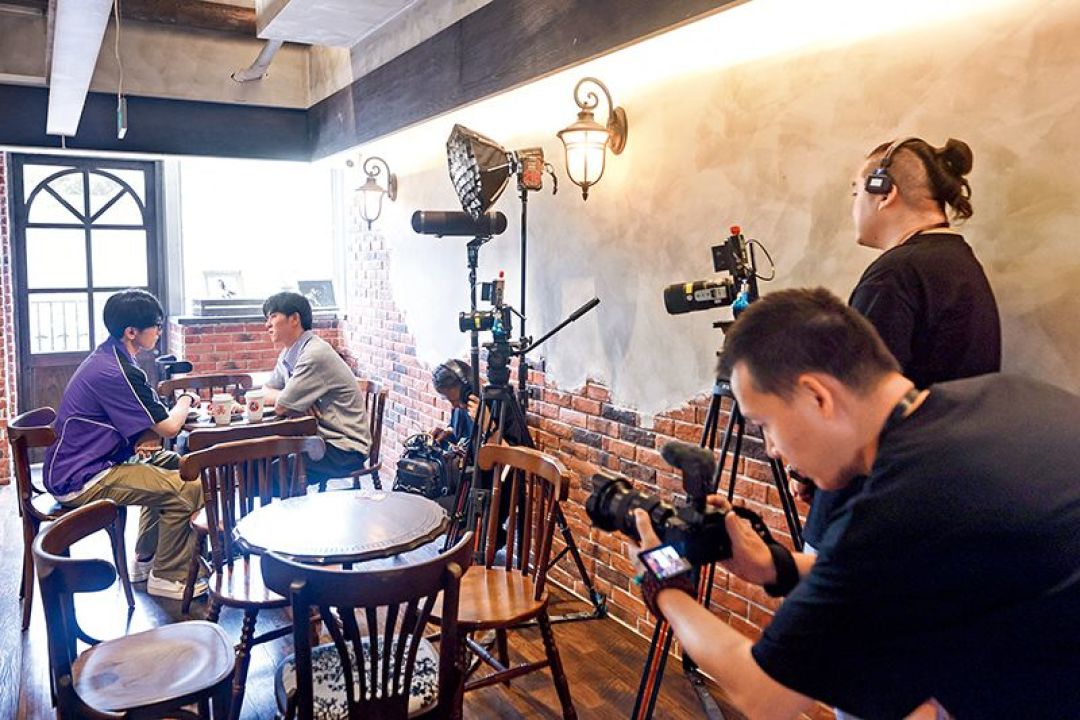 中国微短剧白皮书2025：微短剧逐渐成为国民日常“正餐”