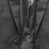 人体工学剪裁西装，舒适挺括