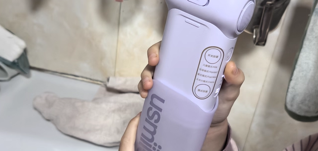 🦷usmile 冲牙器：戴牙套清洁超给力！便携还好用​