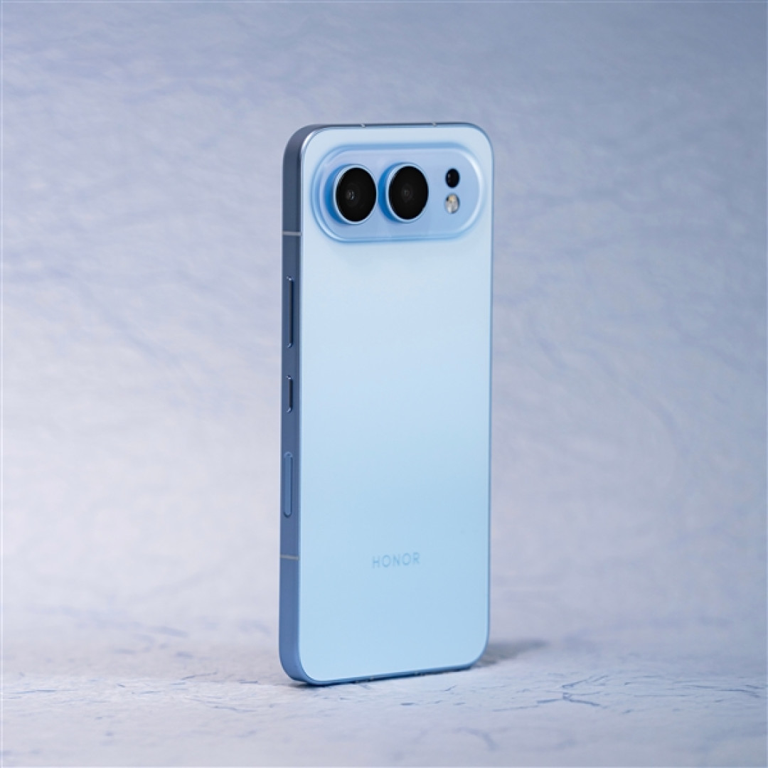 荣耀500真机图亮相:配色、造型都神似iPhone Air
