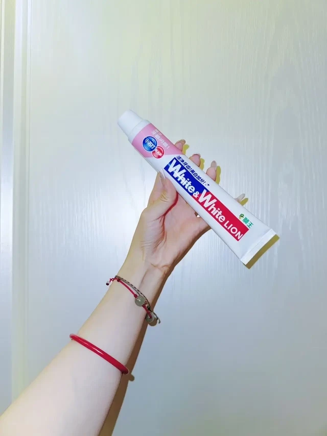 🦷狮王White&White牙膏，让你笑出“大白牙”