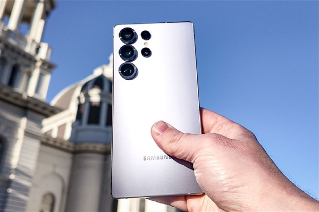 性能最激进！三星Galaxy S26搭载鸡血版骁龙8E5+最快内存