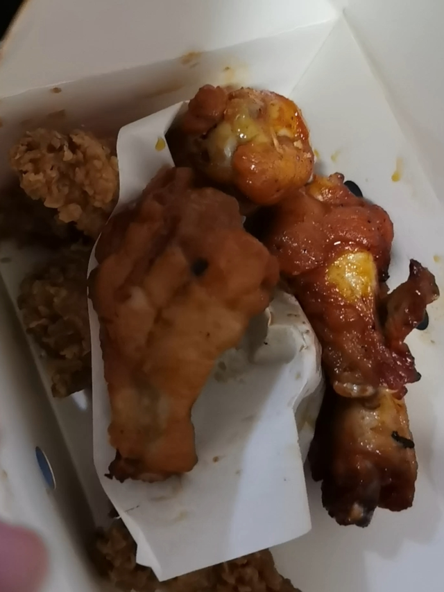 双11跟着大妈在美团买的十翅一桶