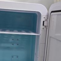 车家两用：哆啦A梦迷你冰箱评测