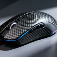 贱驴RSR7 Ultra是‘轻量旗舰’还是‘华而不实’？499元碳纤鼠标引玩家激辩