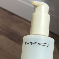 MAC卸妆油：温和不刺激