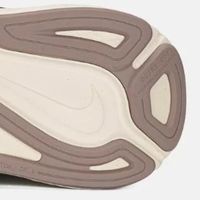 Nike Structure 26：缓震与支撑的平衡