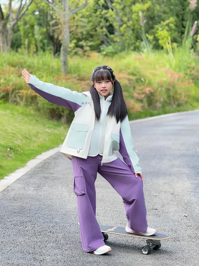 天公爱变脸？不影响娃在户外撒野