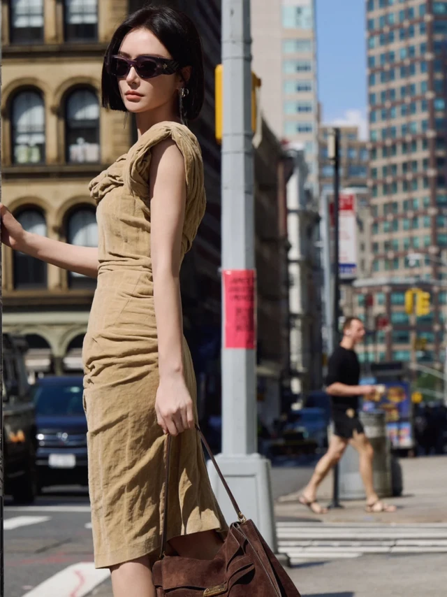 随秦岚启程2026春夏系列时装秀