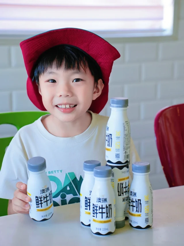 实地揭秘一鸣牛奶工厂，牛奶研究员上线！