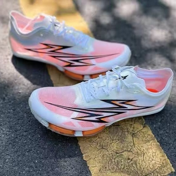  大圣 1.0 双气垫碳板钉鞋，男女都适配，跑 800/1000 米直接开挂