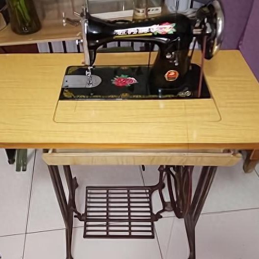 有些人到农村收老式缝纫机，他们用来做什么？看完你就明白了！