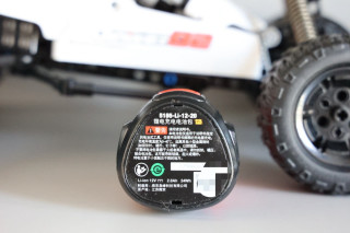 几块钱『捡』的三星芯大有12V2.0A电池5165，懂行的给看看真伪？