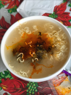 国民泡面yyds！白象老坛酸菜面太香了