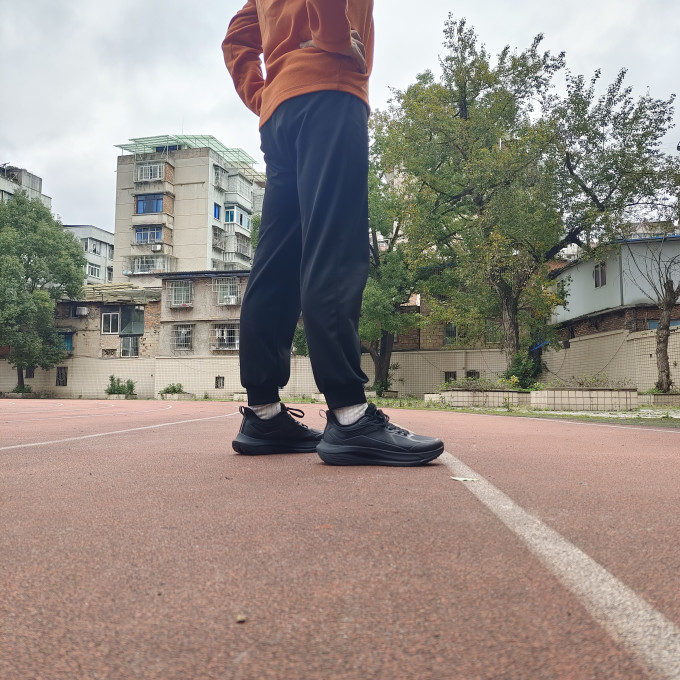 乔丹跑鞋