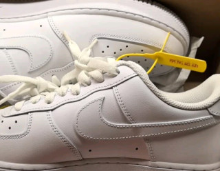 开箱评测：Nike AF1全白鞋体验