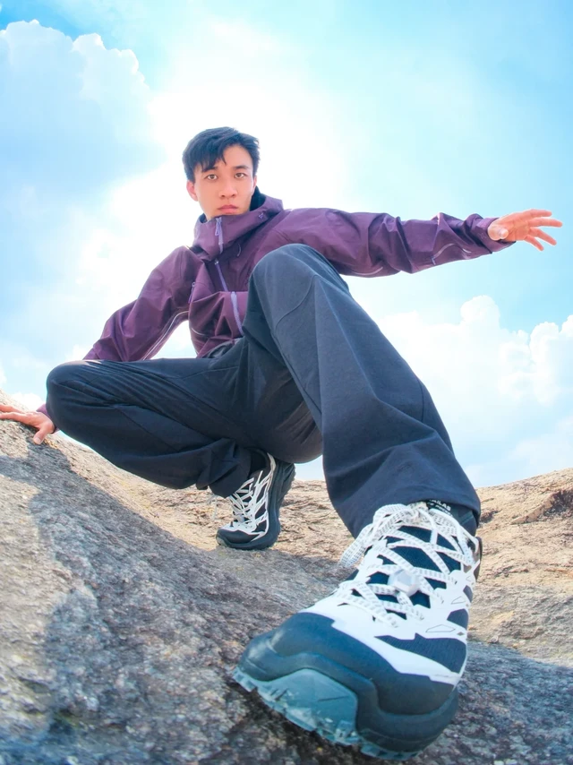 登顶山巅⛰️徒步装备选这套轻松拿下！