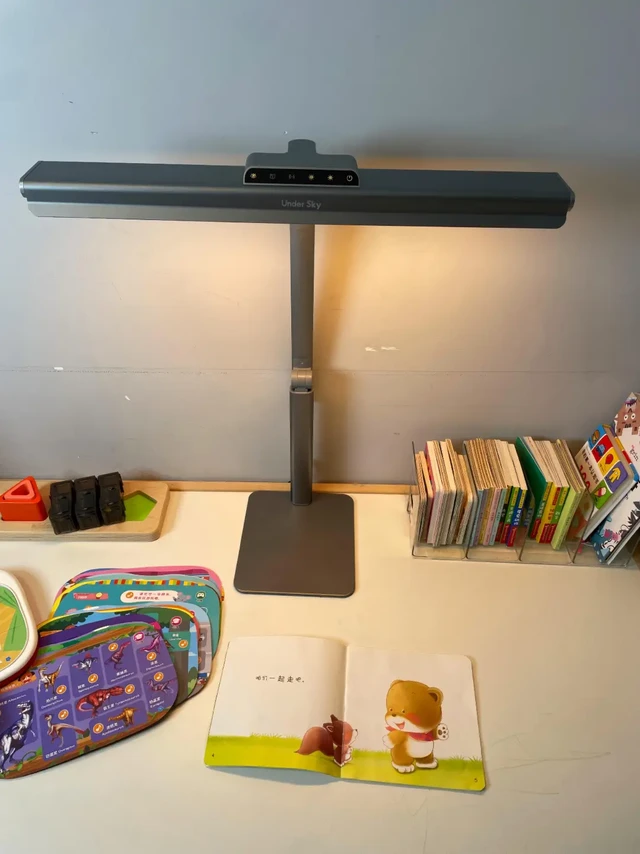 小学生妈妈含泪推荐，这控眼轴台灯拯救视力