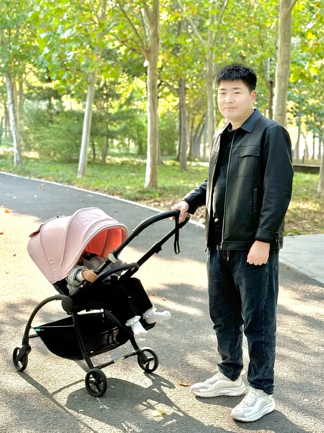 挑婴儿车挑到眼花缭乱，还好最后选到了满意