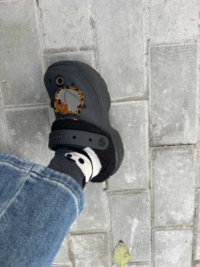冬天也要坚持洞洞鞋原则不动摇！