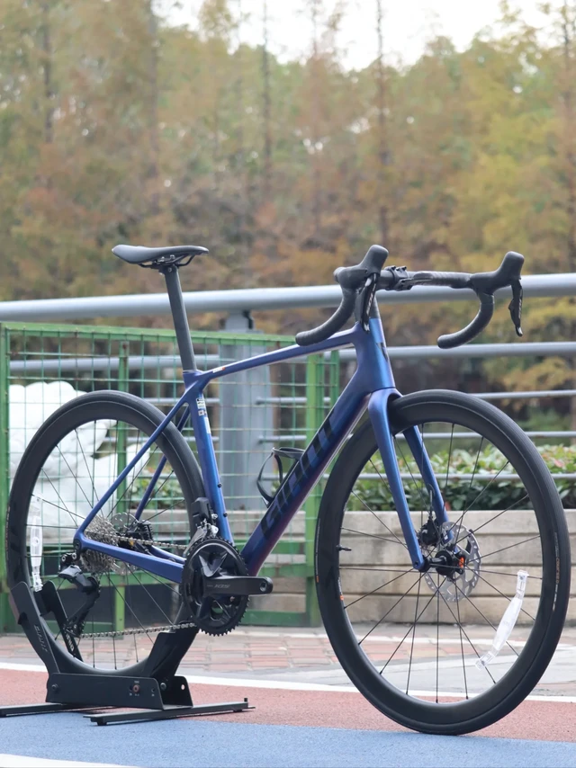 公路车颜值天花板！全消光海军蓝TCR太绝了
