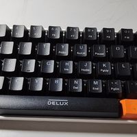 多彩KM36机械键盘：61键便携神器，青红双轴适配电竞办公