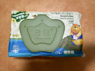 子初湿纸巾，用来打下手擦地了。