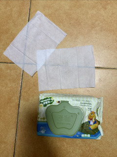 子初湿纸巾，用来打下手擦地了。