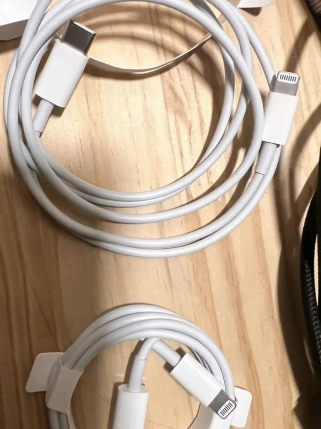 摊牌了！我的省💰 人设全靠这根“二手”线撑着！
在拍拍二手自营买到这根数据线后，我才知道二手商品有多香。价便宜一半多，但使用体验跟全新的没任何区别。现在我买数码配件都养成先去它家自营看看的习惯了。
#