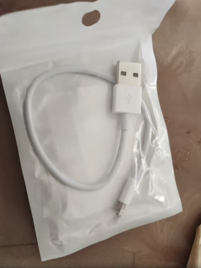 物美价廉且短小精悍的苹果数据线