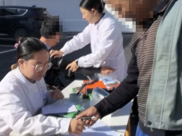 【爱心义诊】梁庄义诊圆满结束：智能医疗守护健康，温情服务暖人心
