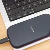 USB4.0硬盘盒是'效率神器'还是'智商税'？1200+用户观点大碰撞