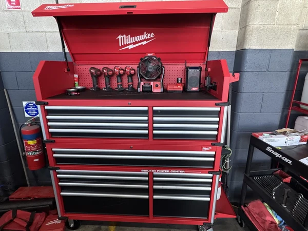 Milwaukee/美沃奇56"寸工具箱评测（上）