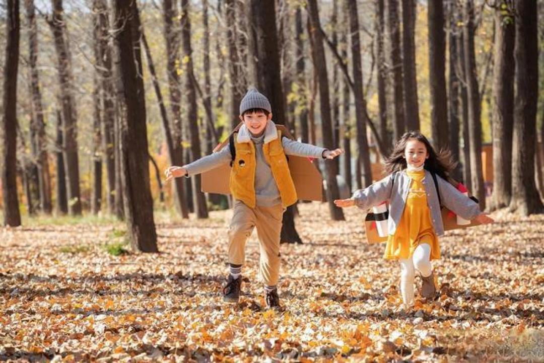 幼儿园秋冬运动装备全攻略:时髦小孩如何穿得舒适又抢眼
